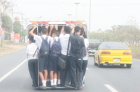 Sattahip police are threatening to crack down on drivers of baht buses overloaded with too many school kids.